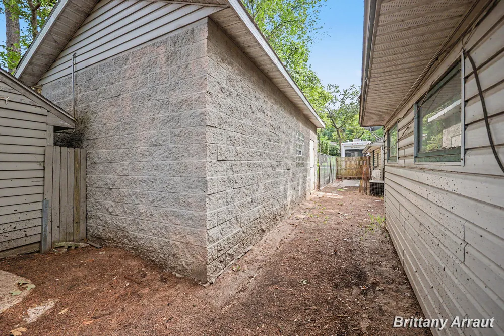 2027 Valentine Street NE Grand Rapids, MI 49525