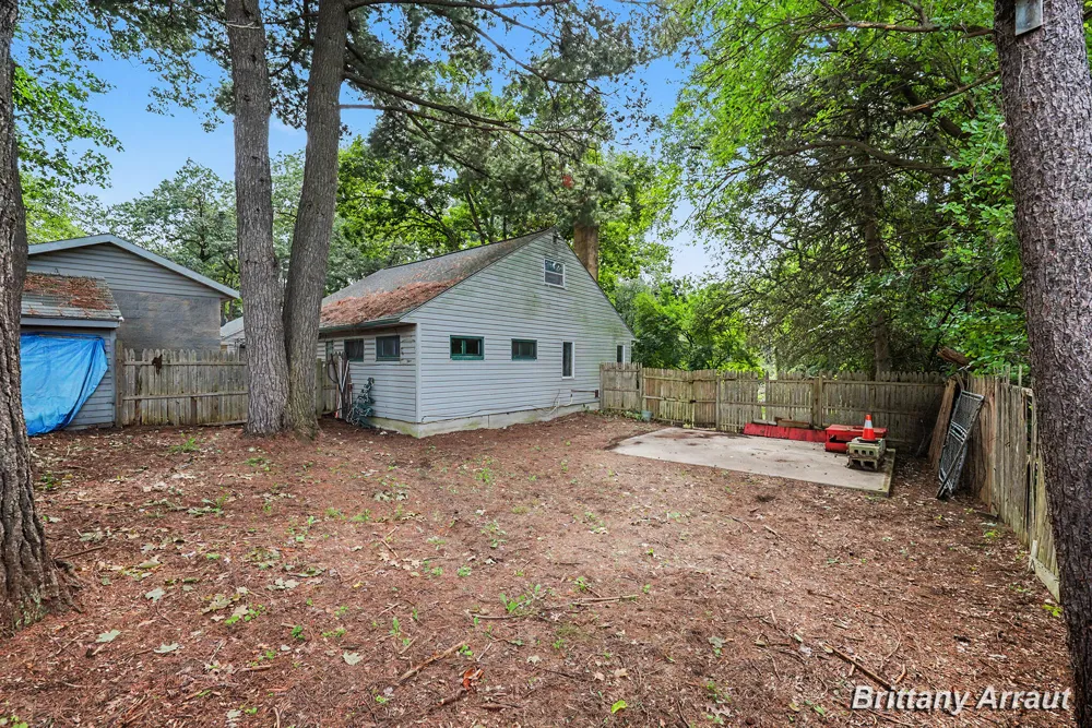 2027 Valentine Street NE Grand Rapids, MI 49525