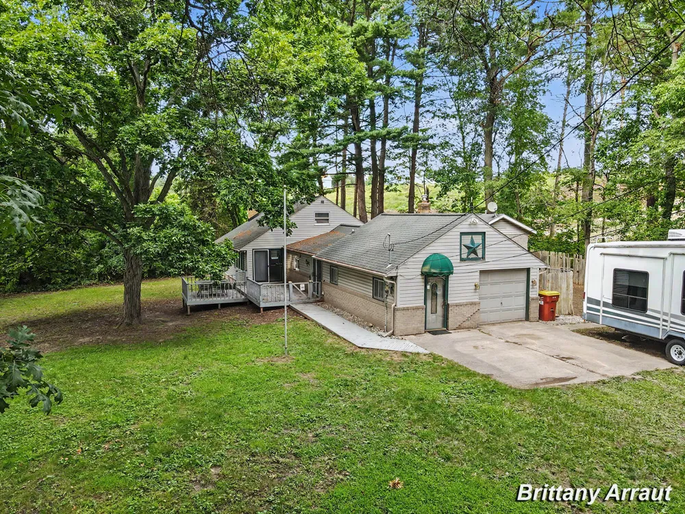 2027 Valentine Street NE Grand Rapids, MI 49525