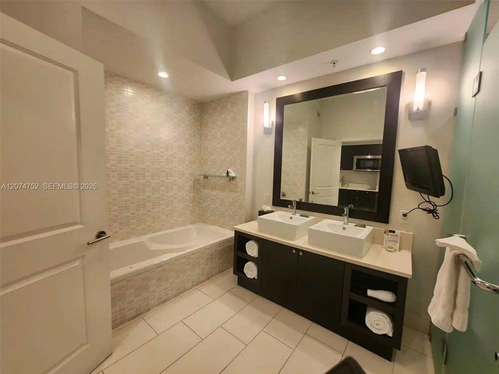 5300 NW 87th Ave #614 Doral, FL 33178