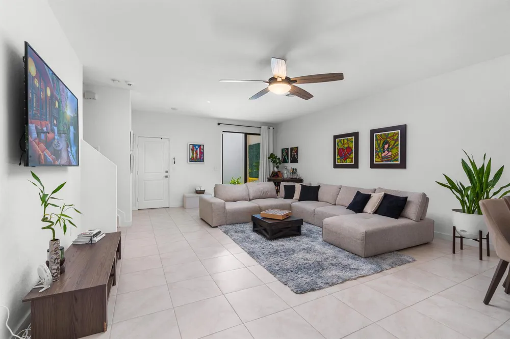 527 NW 17TH STREET Fort Lauderdale, FL 33311