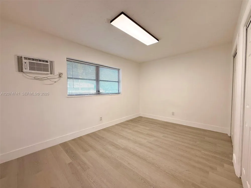 910 SW 2nd Ave #910 Hallandale Beach, FL 33009