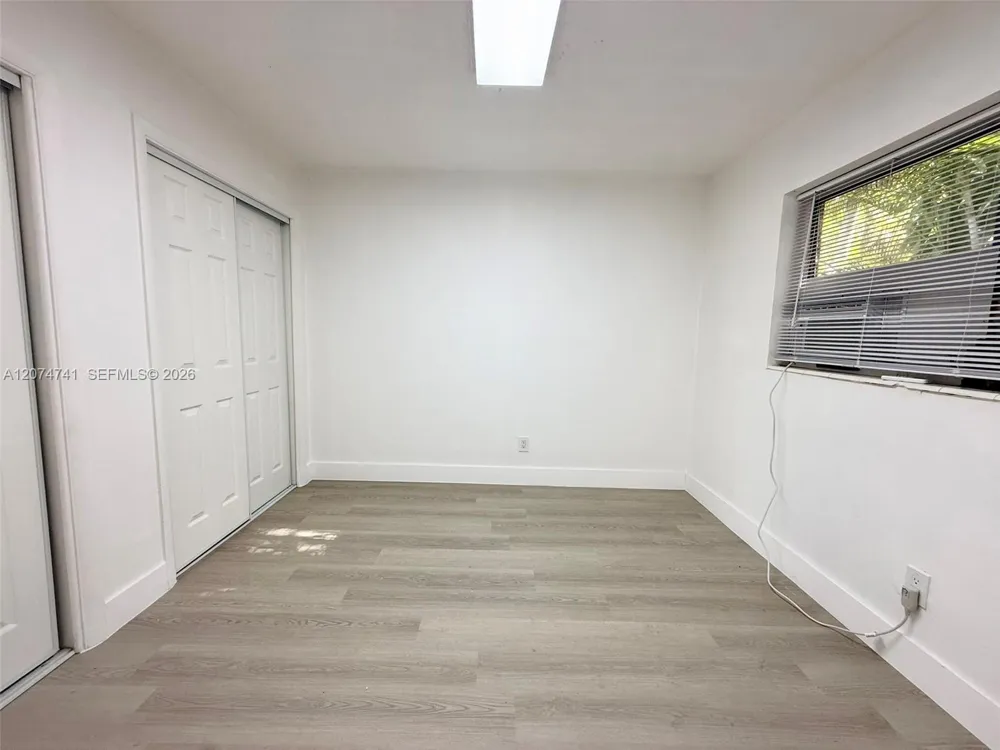 910 SW 2nd Ave #910 Hallandale Beach, FL 33009