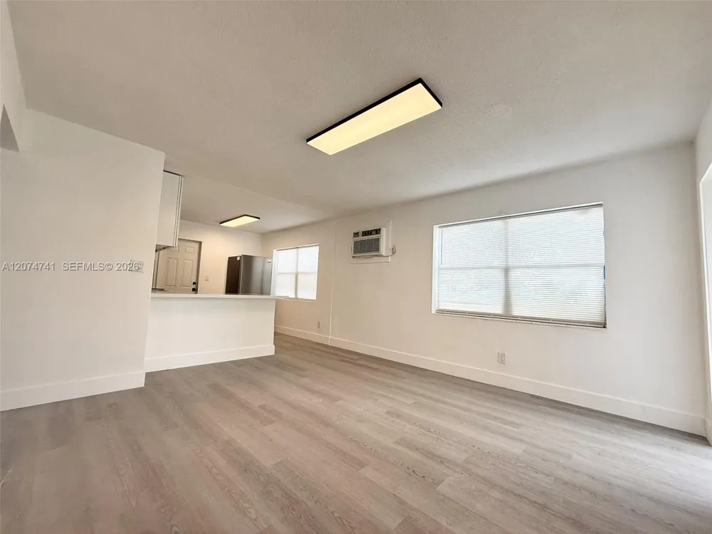 910 SW 2nd Ave #910 Hallandale Beach, FL 33009