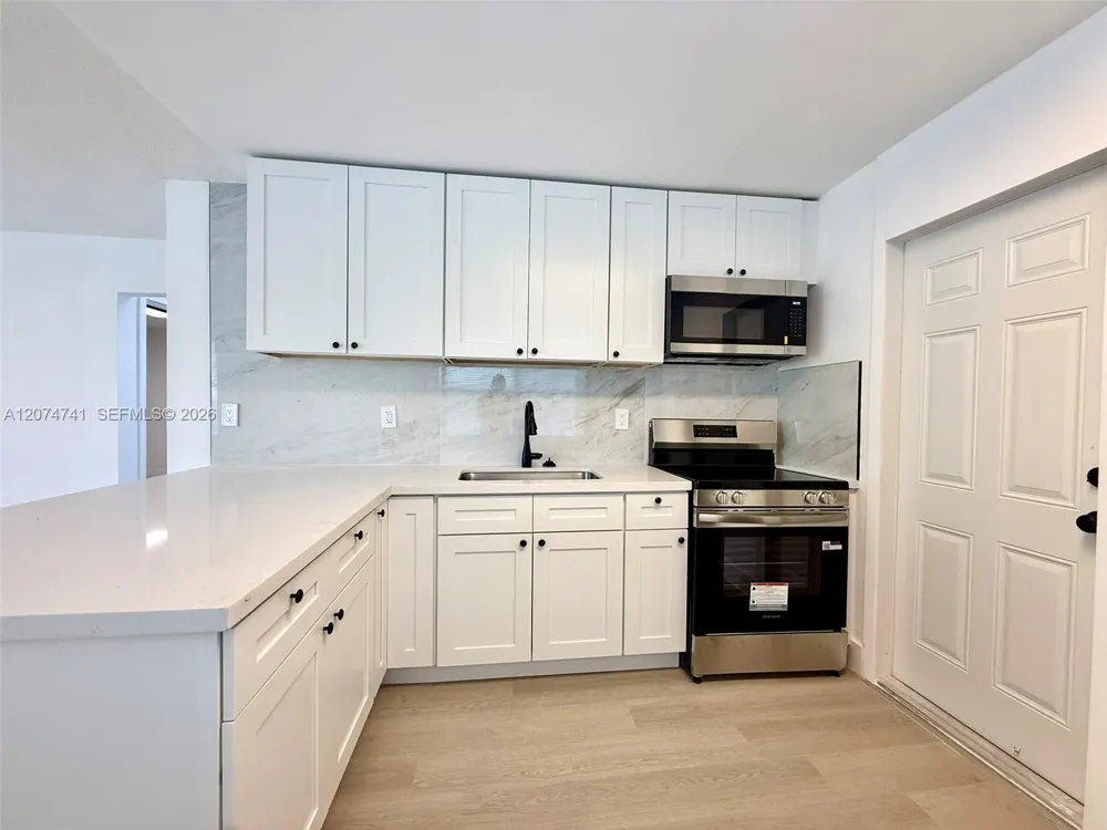 910 SW 2nd Ave #910 Hallandale Beach, FL 33009