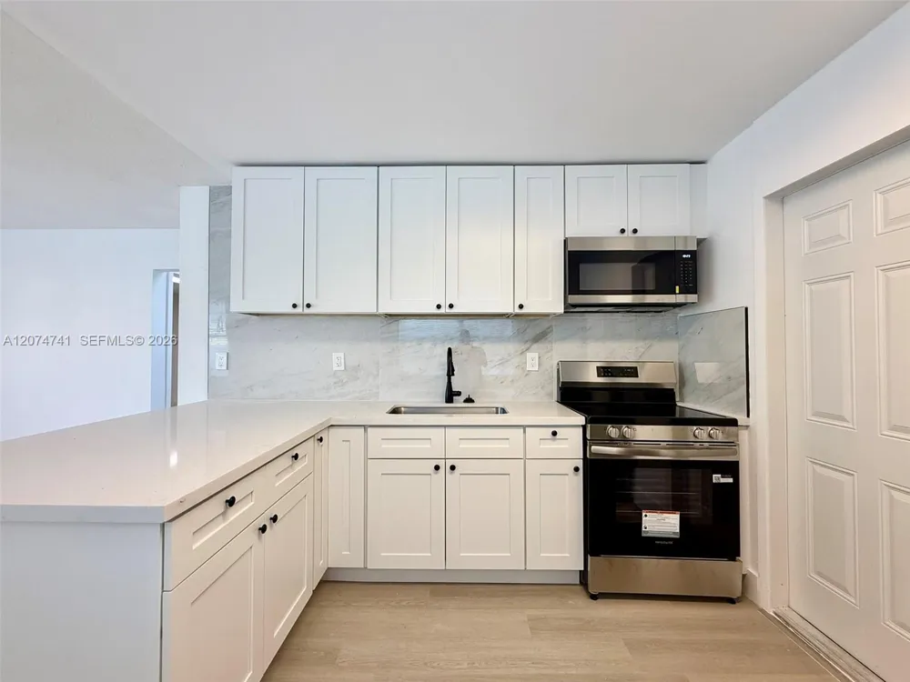 910 SW 2nd Ave #910 Hallandale Beach, FL 33009