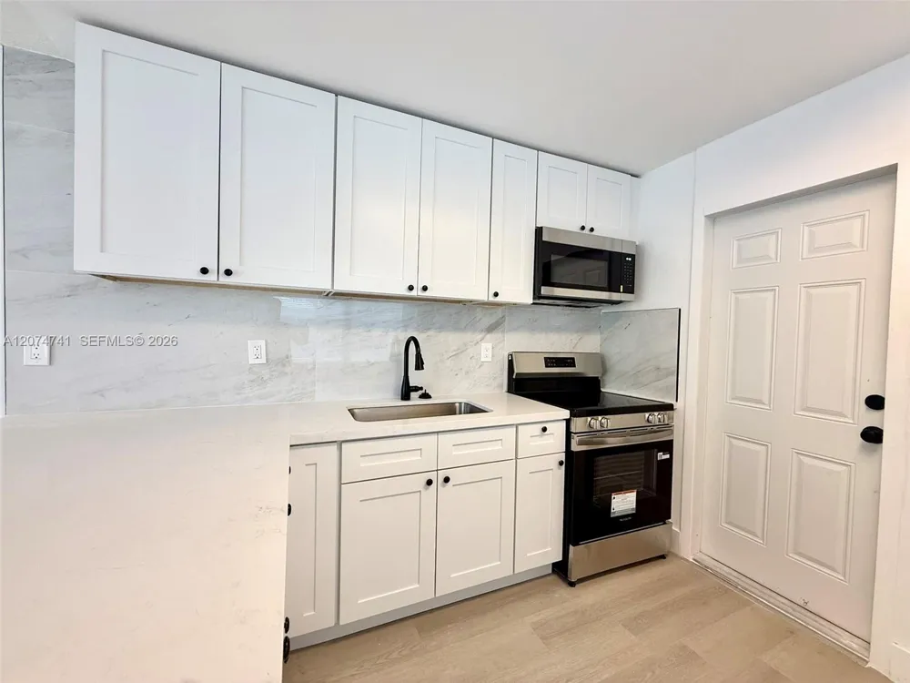 910 SW 2nd Ave #910 Hallandale Beach, FL 33009