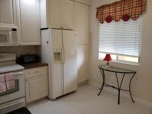27 HARBOUR ISLE DRIVE W #305 Fort Pierce, FL 34949