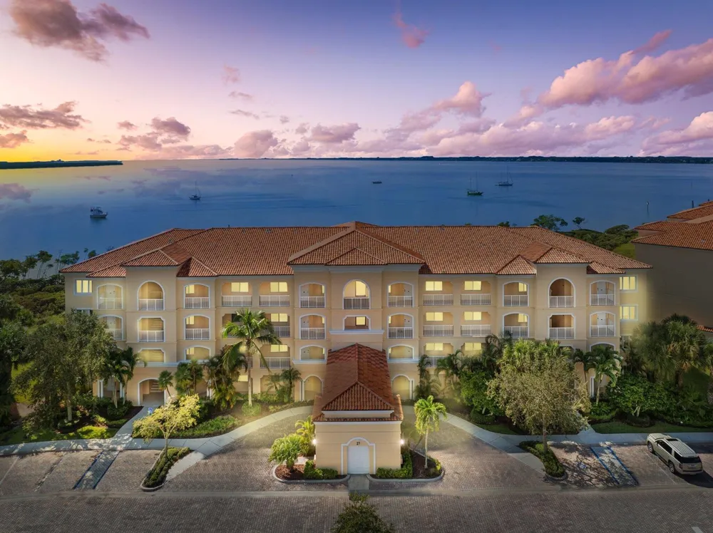 27 HARBOUR ISLE DRIVE W #305 Fort Pierce, FL 34949