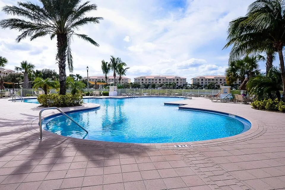 27 HARBOUR ISLE DRIVE W #305 Fort Pierce, FL 34949