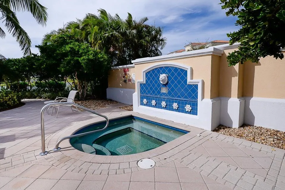 27 HARBOUR ISLE DRIVE W #305 Fort Pierce, FL 34949