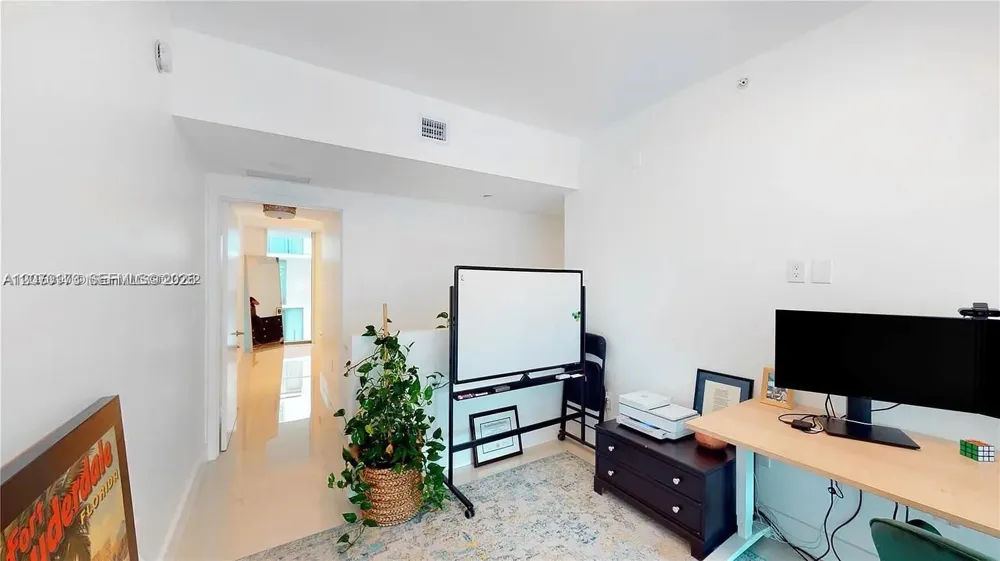 6000 Collins Ave #124 Miami Beach, FL 33140