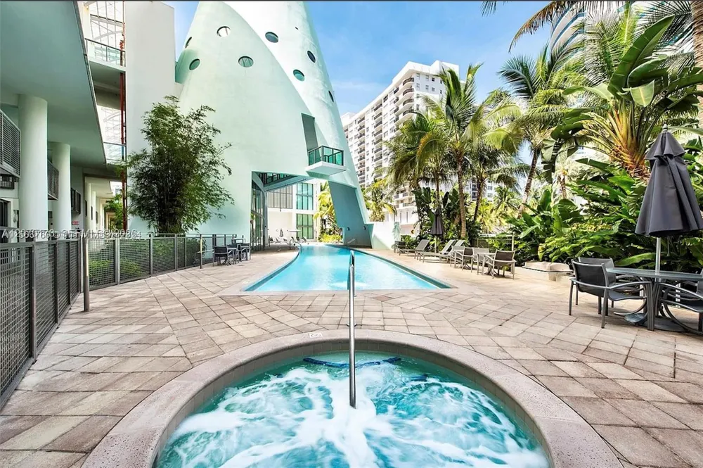 6000 Collins Ave #124 Miami Beach, FL 33140