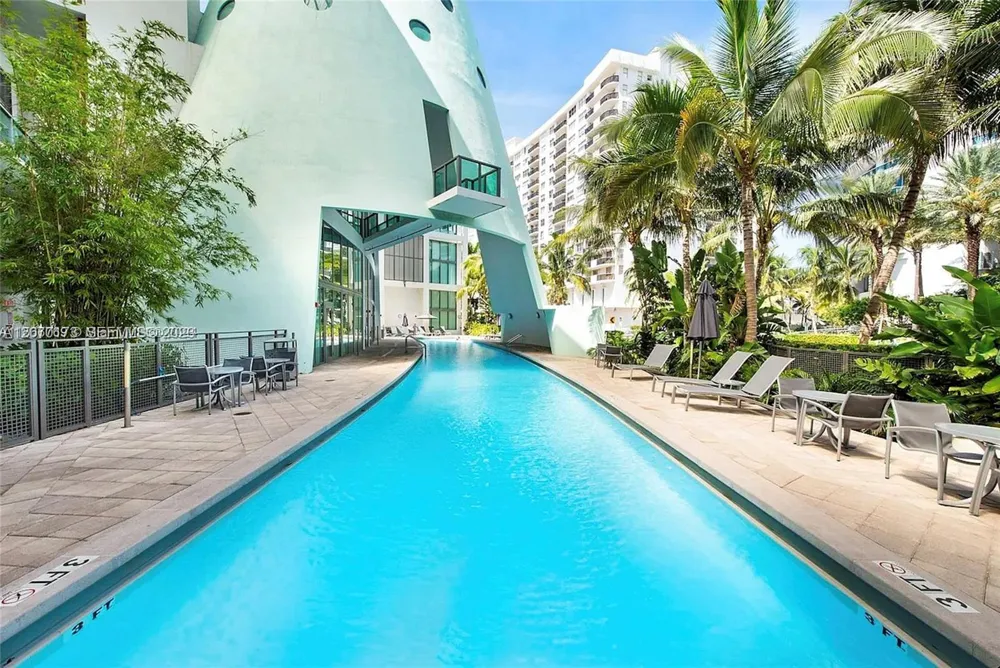6000 Collins Ave #124 Miami Beach, FL 33140