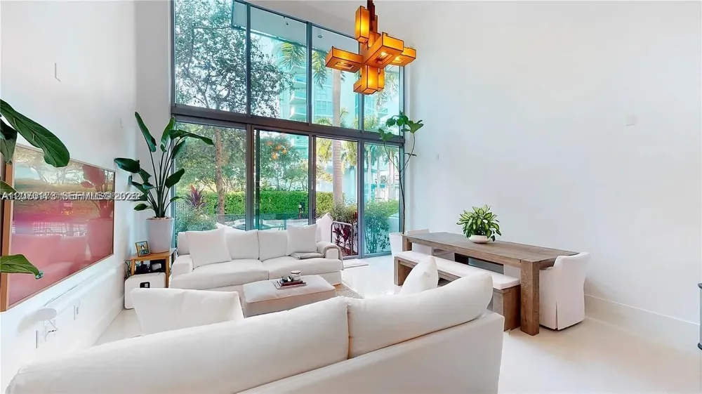 6000 Collins Ave #124 Miami Beach, FL 33140