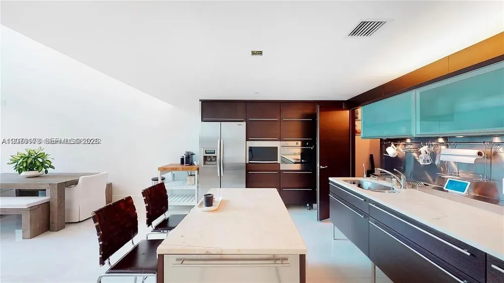 6000 Collins Ave #124 Miami Beach, FL 33140
