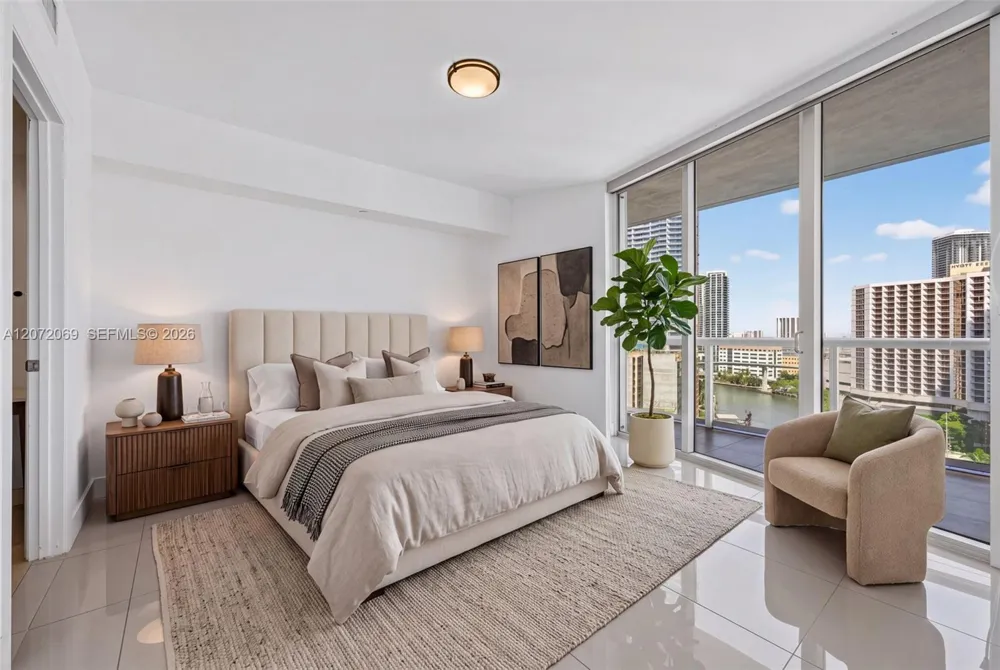 465 Brickell Ave #1602 Miami, FL 33131