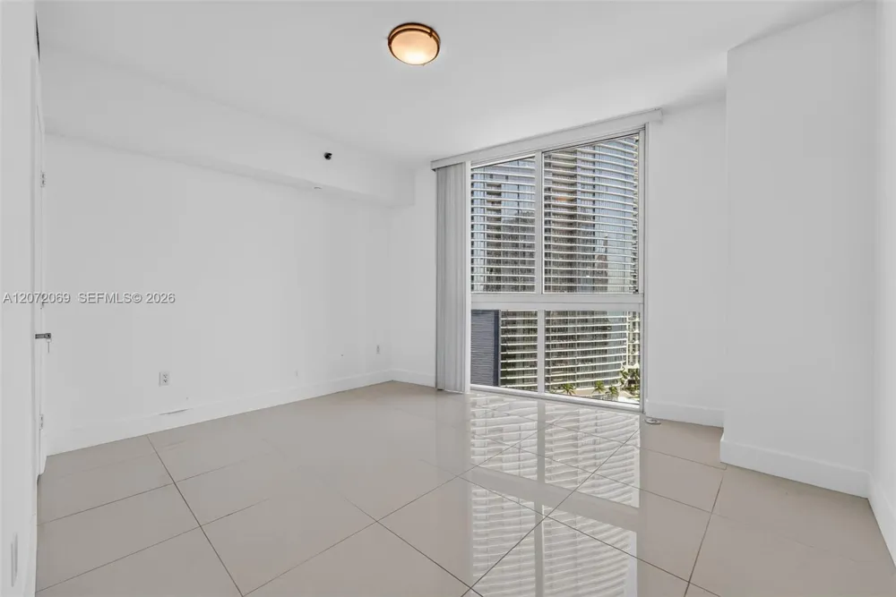 465 Brickell Ave #1602 Miami, FL 33131