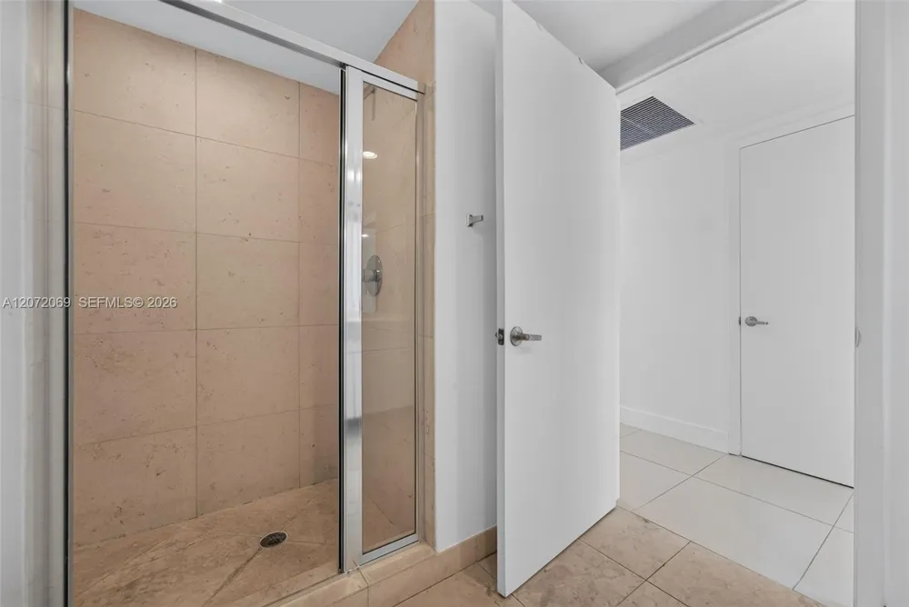 465 Brickell Ave #1602 Miami, FL 33131