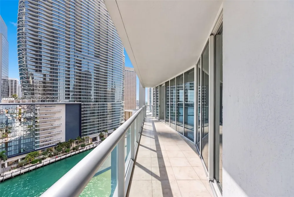 465 Brickell Ave #1602 Miami, FL 33131