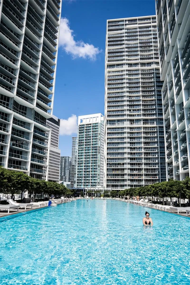 465 Brickell Ave #1602 Miami, FL 33131
