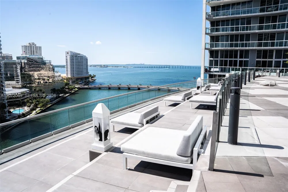 465 Brickell Ave #1602 Miami, FL 33131