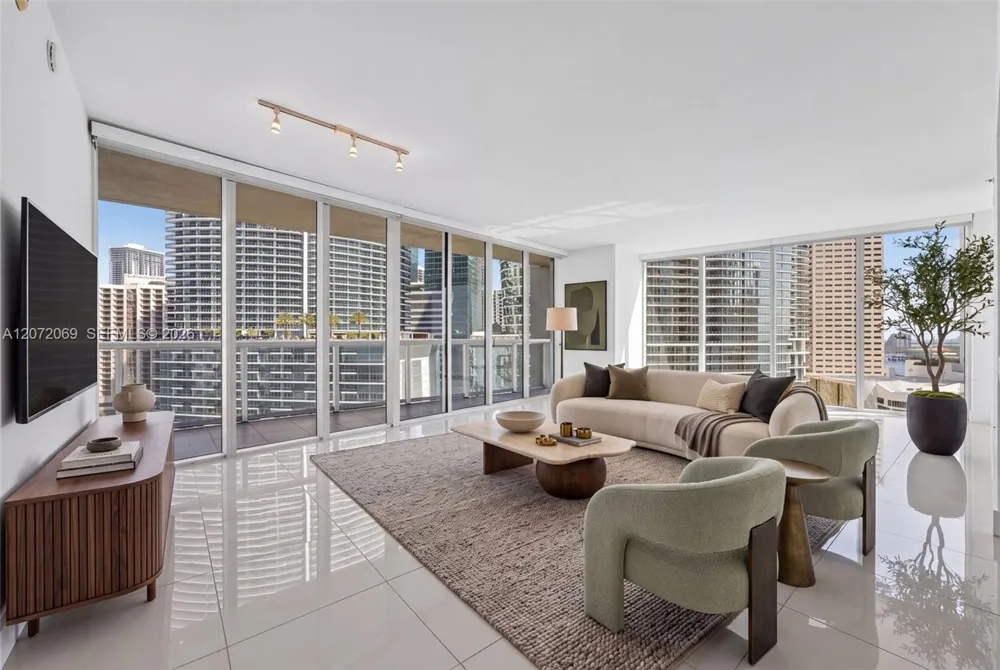 465 Brickell Ave #1602 Miami, FL 33131
