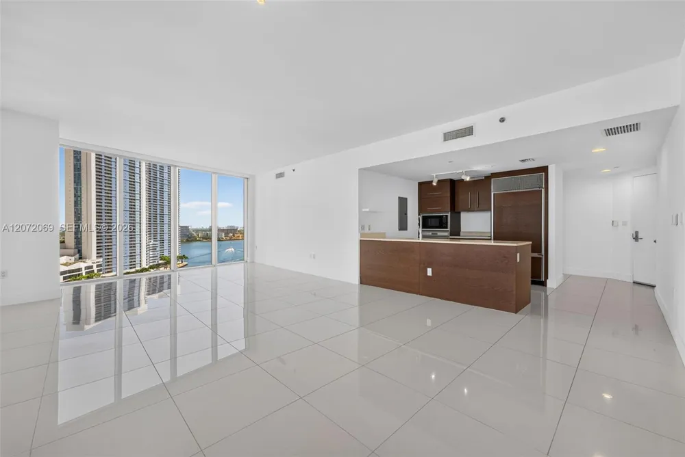 465 Brickell Ave #1602 Miami, FL 33131
