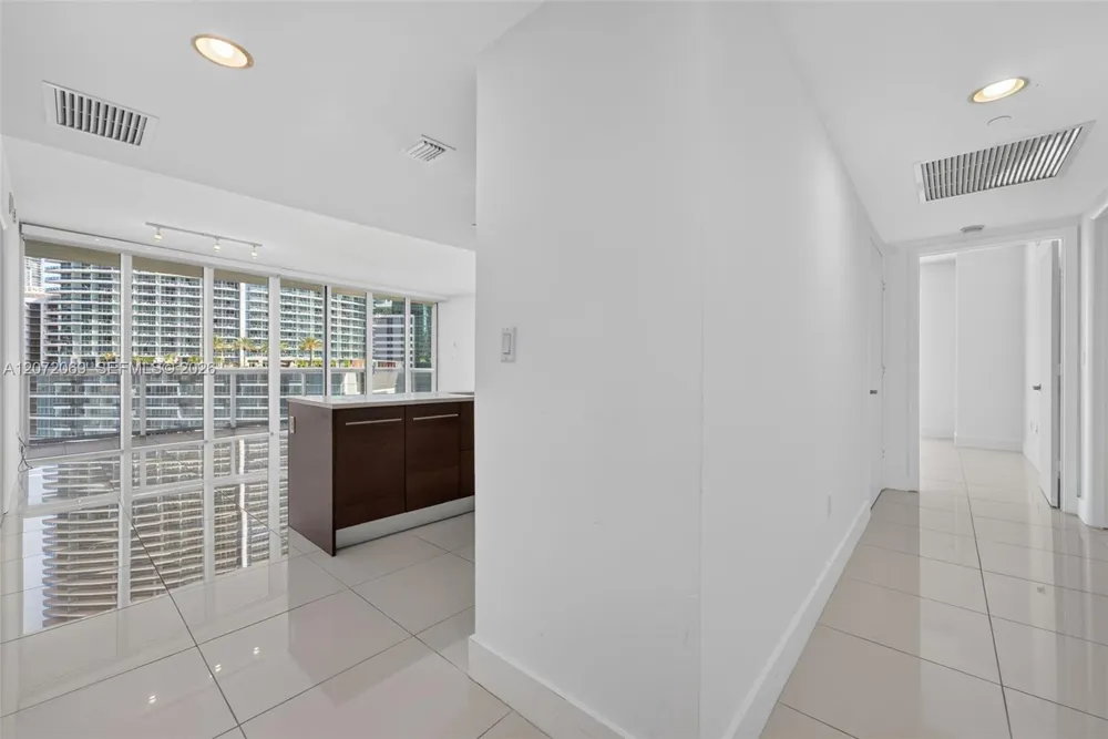465 Brickell Ave #1602 Miami, FL 33131