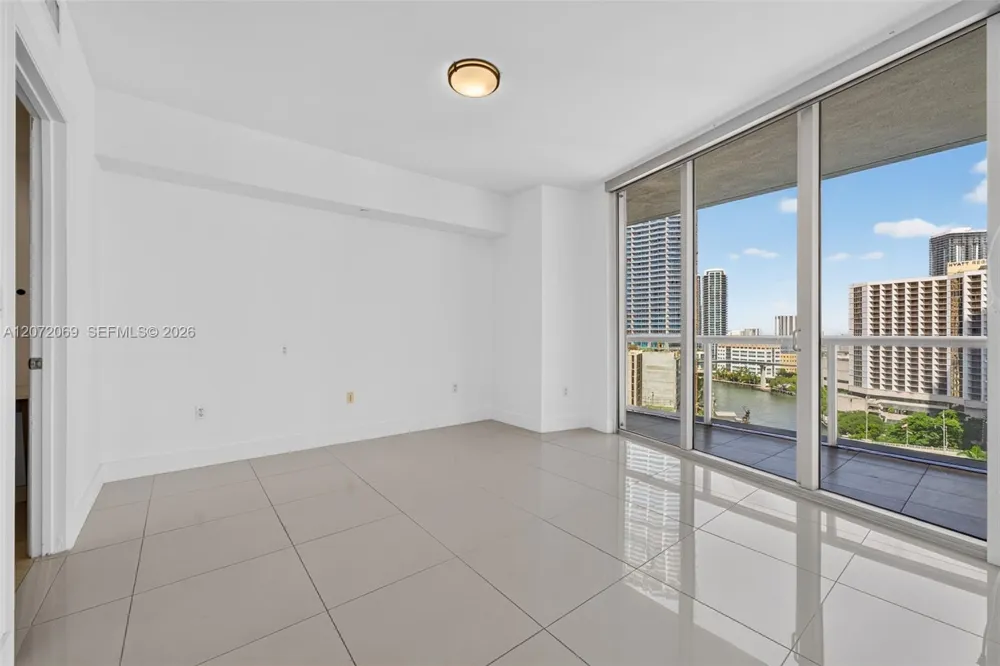 465 Brickell Ave #1602 Miami, FL 33131