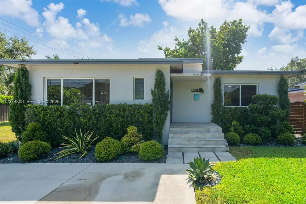 8911 Miami Ave El Portal, FL 33150