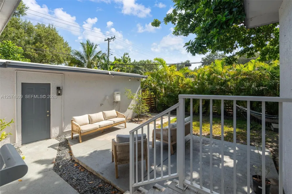 8911 Miami Ave El Portal, FL 33150