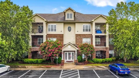 200 Lennox Drive #3B