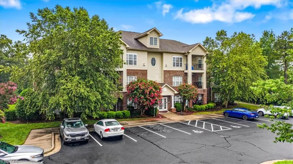 200 Lennox Drive #3B Jamestown, NC 27282