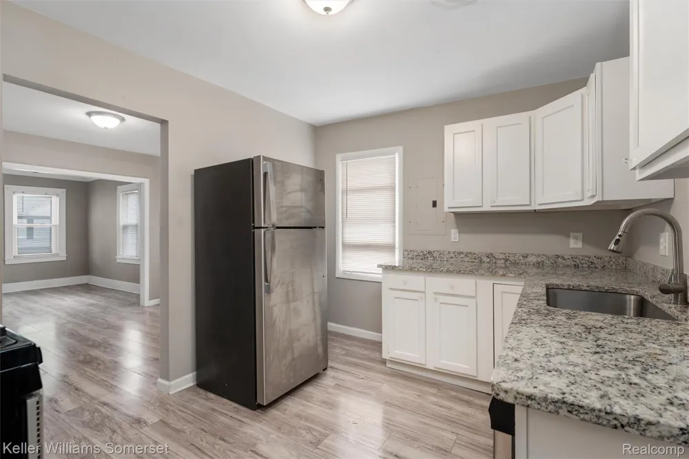 17638 Ivanhoe Street Roseville City, MI 48066