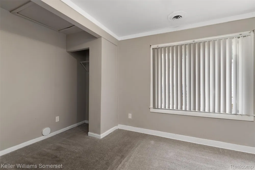 17638 Ivanhoe Street Roseville City, MI 48066
