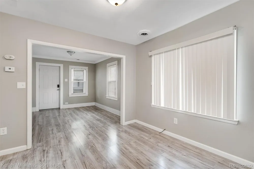 17638 Ivanhoe Street Roseville City, MI 48066