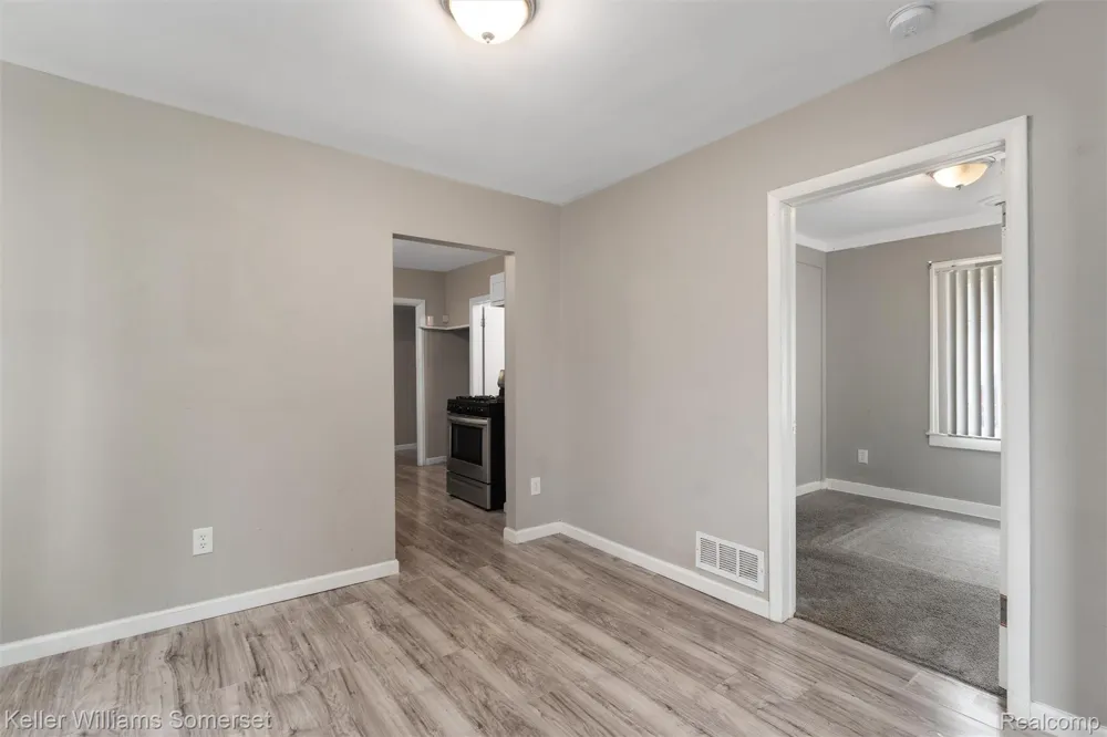 17638 Ivanhoe Street Roseville City, MI 48066
