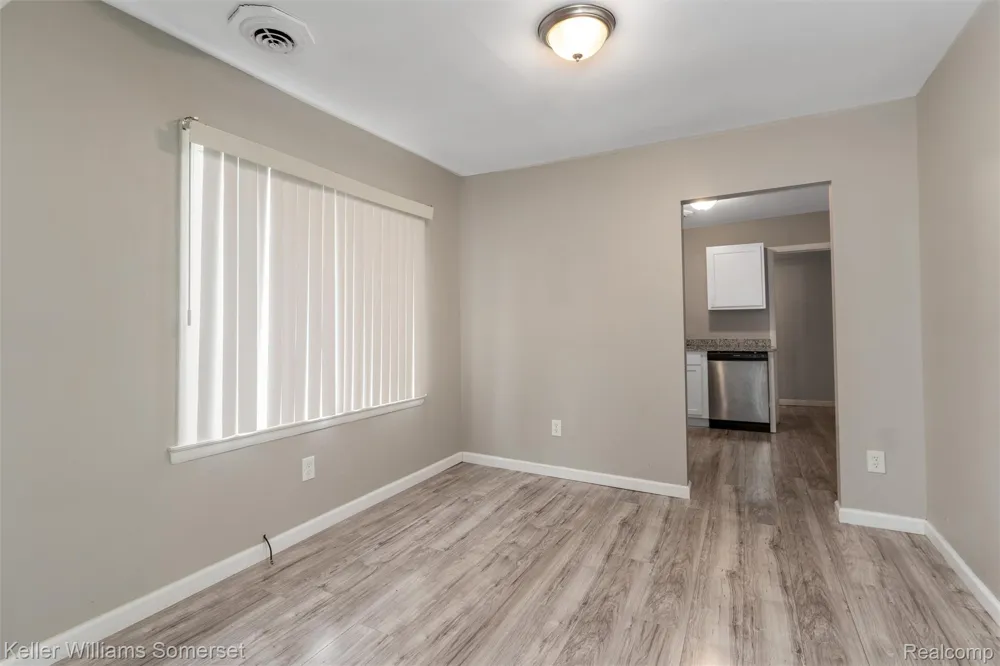 17638 Ivanhoe Street Roseville City, MI 48066