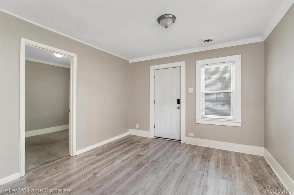 17638 Ivanhoe Street Roseville City, MI 48066