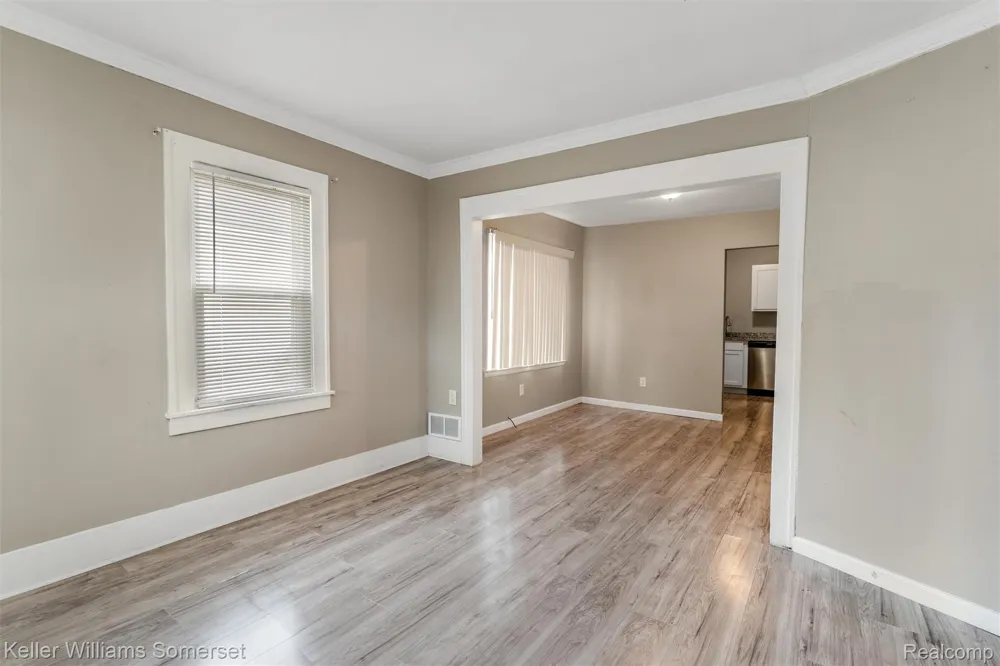 17638 Ivanhoe Street Roseville City, MI 48066