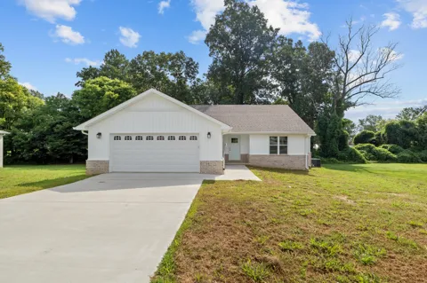 55 Hillcrest Dr