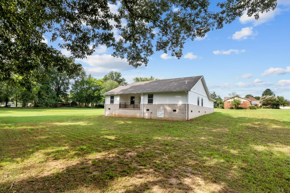 55 Hillcrest Dr Bruceton, TN 38317