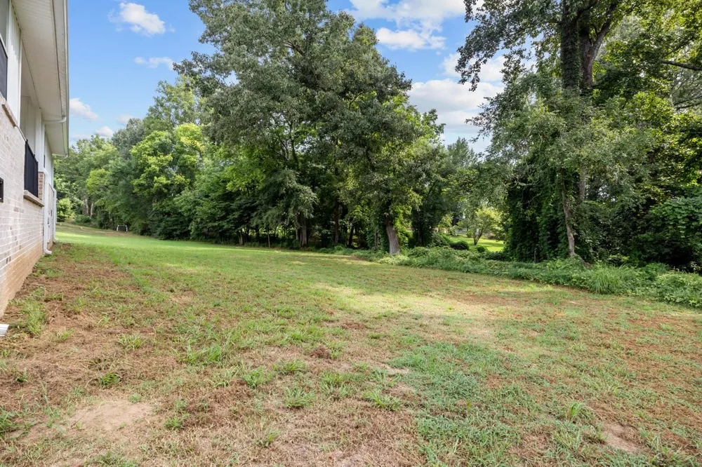 55 Hillcrest Dr Bruceton, TN 38317