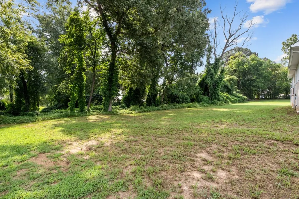 55 Hillcrest Dr Bruceton, TN 38317