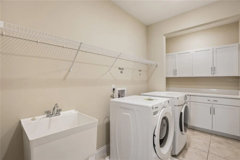 8224 PROCIDA ISLE LANE Windermere, FL 34786