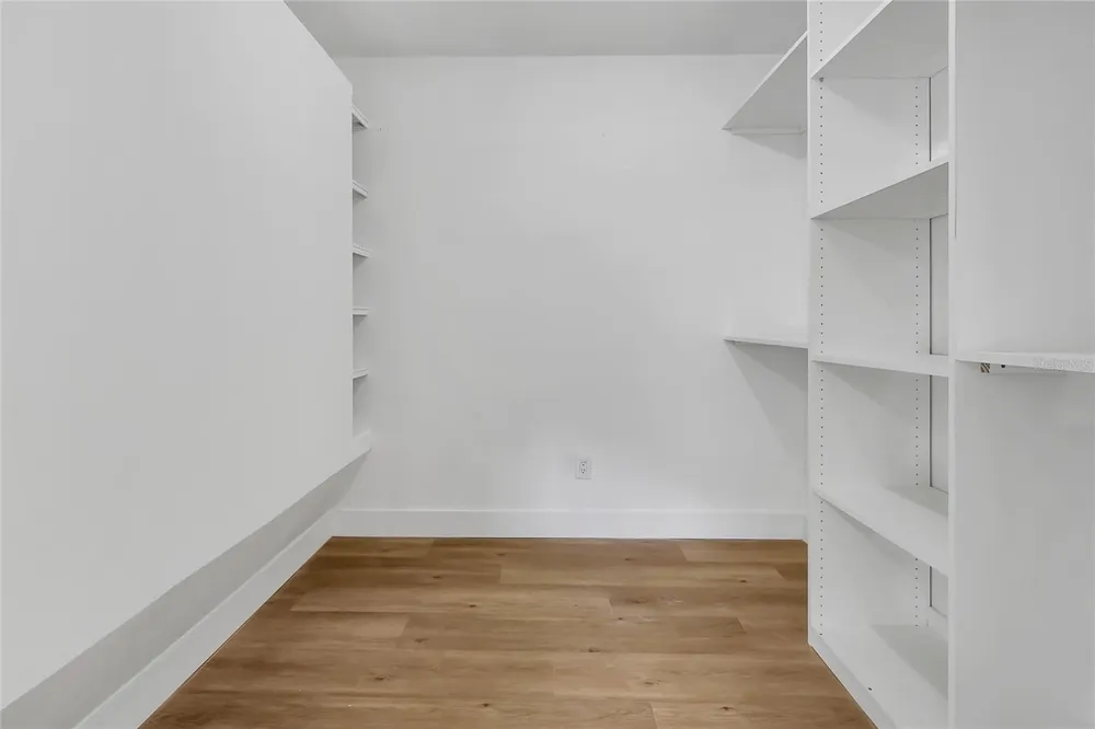 5627 OAKLAND DRIVE Tampa, FL 33617