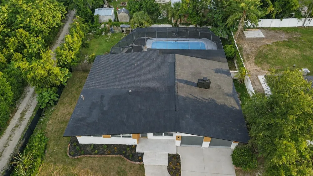 5627 OAKLAND DRIVE Tampa, FL 33617