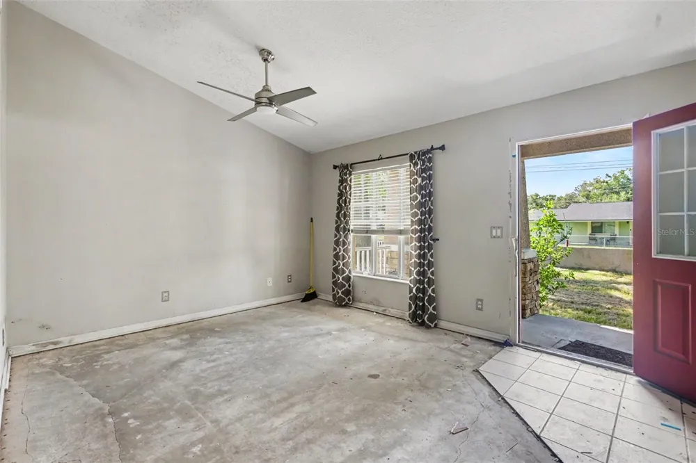 2603 W HENRY AVENUE Tampa, FL 33614