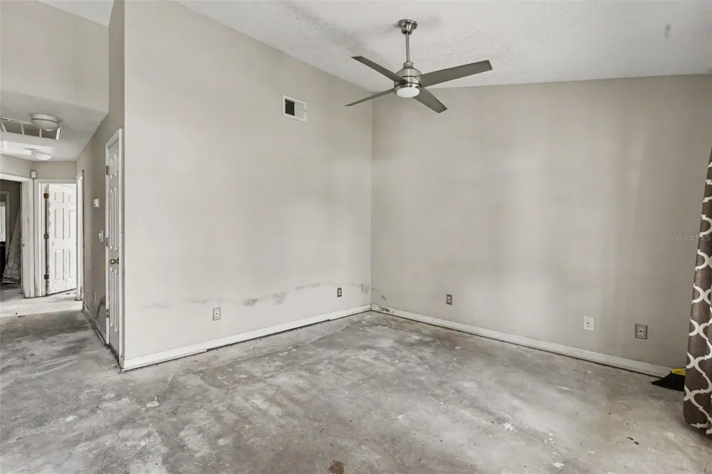 2603 W HENRY AVENUE Tampa, FL 33614